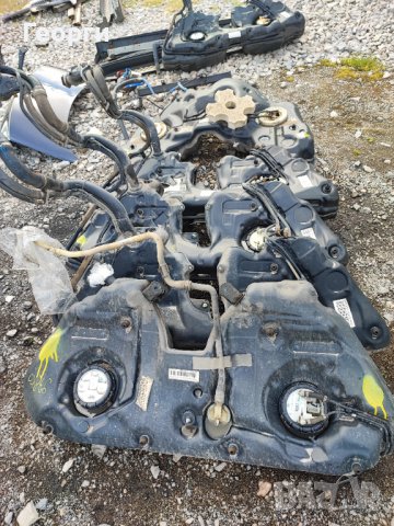 Ауспуси и резервоари от Мерцедес, снимка 2 - Части - 40225548