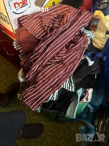 Дрехи втора употреба, снимка 1