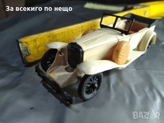 Пластмасова, колекционерска, Ретро Количка на повече от 35 години 