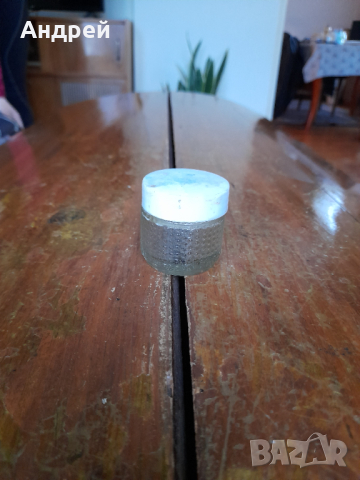 Старо бурканче от козметичен крем