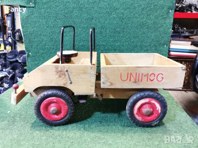 Дървен модел Unimog 1/16, снимка 2 - Антикварни и старинни предмети - 43016923