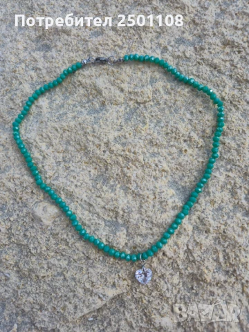 Колие от кристални мъниста с висулка кристално сърце, снимка 2 - Колиета, медальони, синджири - 50898475