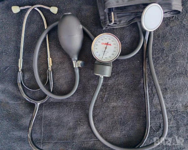 Апарат за измерване на кръвно налягане UniMark. , снимка 2 - Уреди за диагностика - 51043850