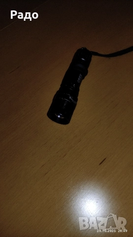 Продавам малък лед фенер с зарядно