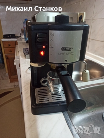 Кафе машина Делонги Тревизо работи перфектно и прави супер кафе с каймак 