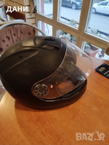 Мото каска черен мат размерXL61, с вградени слънчеви очила освен предпазна слюда.Делта спорт, снимка 16 - Аксесоари и консумативи - 53238719