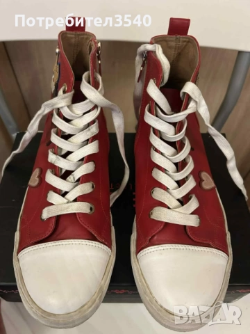 Червени дамски кецове Moschino, снимка 5 - Кецове - 37131584