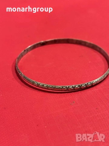 Сребърна гривна