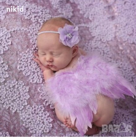 лилави пухкави ангелски крила криле и лента с пандела за глава за бебе фотосесия фото