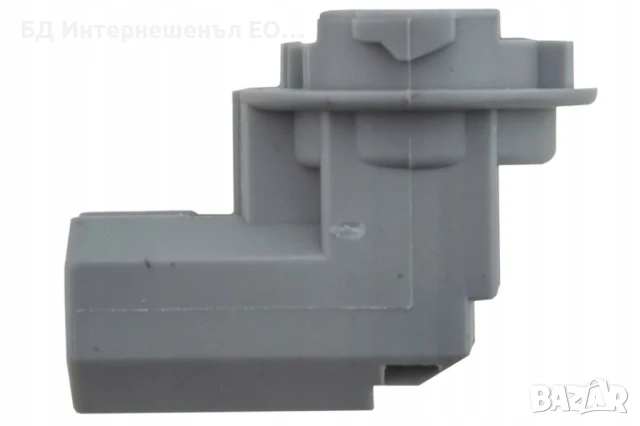 81275-02080 Фасунга за осветление на регистрационен номер, Toyota Corolla, снимка 3 - Части - 50928569