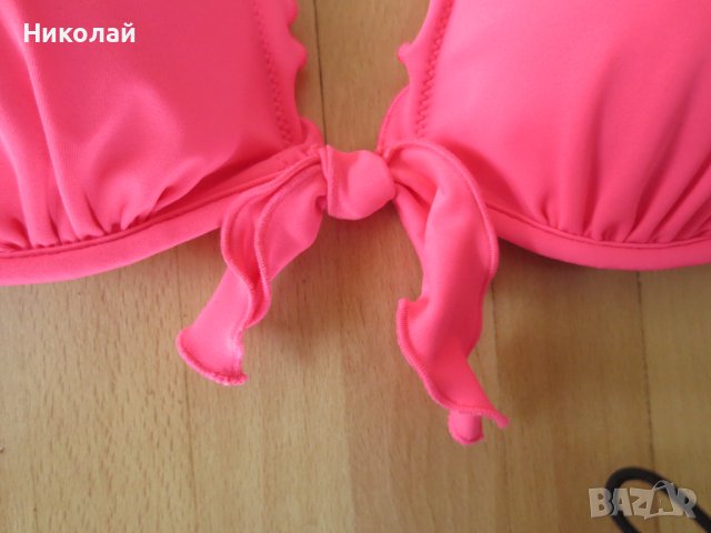 Victoria Secret  Capri Ruffle Halter Bikini Top 32C бански, снимка 10 - Бански костюми - 36803720