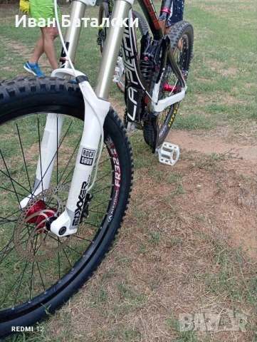Downhill bike 26 La pierre Перфектен , Boxxer Rockshox , Fox dh. MAXXIS, снимка 3 - Велосипеди - 51424212