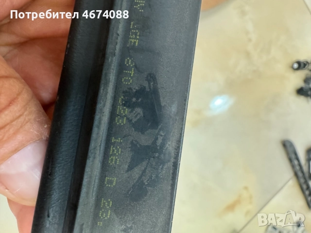 Гумено уплътнение на преден капак на Ауди Audi A4 8K само за 20лв. 8T0823126D, снимка 3 - Части - 52736438