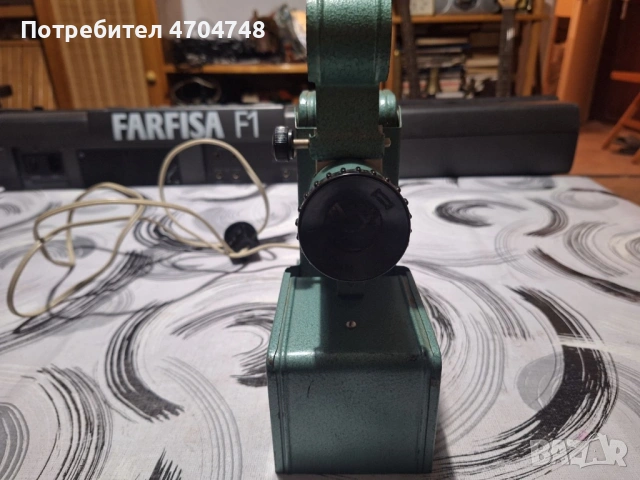 Стар прожекционен апарат, снимка 2 - Антикварни и старинни предмети - 53214532