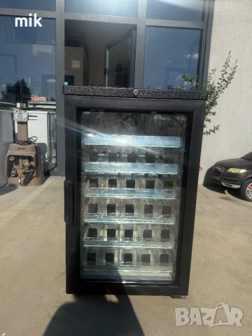 Малка хладилна витрина 