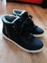 Черни дамски спортни зимни обувки, снимка 1 - Дамски боти - 43394524