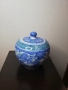 Изящен и много красив съд с капаче. Ръчно рисуван. , снимка 5