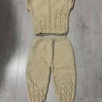 Нова ръчно плетена жилетка 100% вълна, снимка 2 - Жилетки и елечета за бебе - 44025939