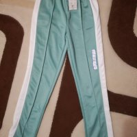 Уникален панталон Reserved+подарък , снимка 1 - Детски панталони и дънки - 36763331