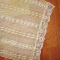 Стара ръчно тъкана кърпа,носия,дантела,копринен кенар, снимка 2 - Антикварни и старинни предмети - 35557765