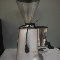 Професионална кафемелачка Mazzer.Италианска машина за мелене на кафе, снимка 2 - Обзавеждане на кухня - 43120733