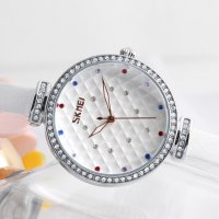 Дамски кварцов часовник, бял с кристалчета, снимка 3 - Дамски - 27940256