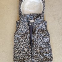 Грейка за момиче на H&M размер 128, снимка 1 - Детски якета и елеци - 38519826