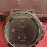 Модерен унисекс часовник Bershka made in China много красив изискан 42798, снимка 3 - Мъжки - 43743605