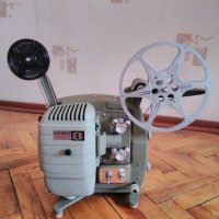 Автентичен киноапарат марка,,SEKONIC"Model 30C Protektor 8 m/m, Nagano Japan., снимка 1 - Антикварни и старинни предмети - 37824322