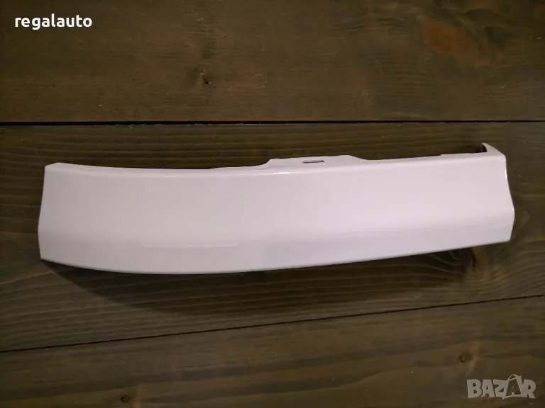 D061512F0B,D061512E0B,лайсна лява и дясна под стоп MAZDA 121 II DB, снимка 1