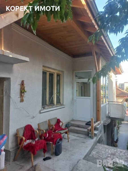 Продава КЪЩА НА ДВА ЕТАЖА  в гр. Попово Център, снимка 1