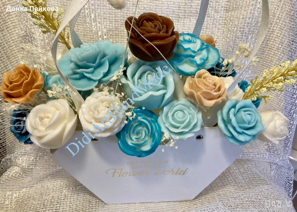 Луксозен букет от соеви свещи в тюркоаз и бяло – ръчна изработка, снимка 1