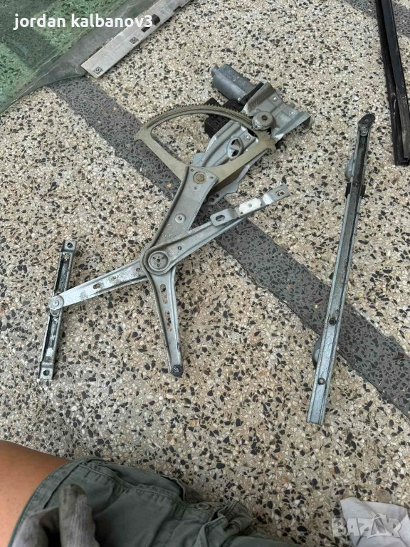 Комплект стъклоповдигач + мотор за предна лява врата на Opel astra H само за 50Eur. a330013100417, снимка 1