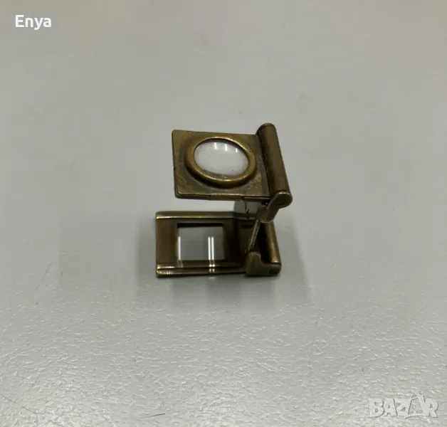 Винтидж джобна сгъваема лупа от месинг, снимка 1
