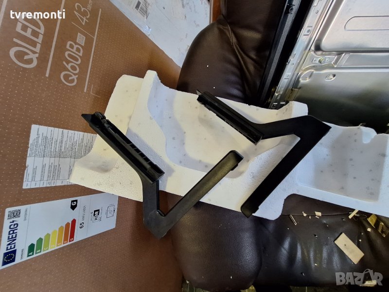 крачета за телевизор Samsung модел QE43Q60BAU, снимка 1