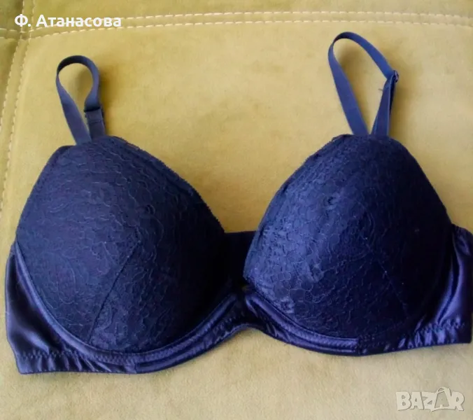 Нов черен сутиен H&M размер 70 C/D, лек пушъп, без етикет, снимка 1