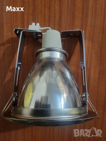 Продавам осветителни тела за вграждане 