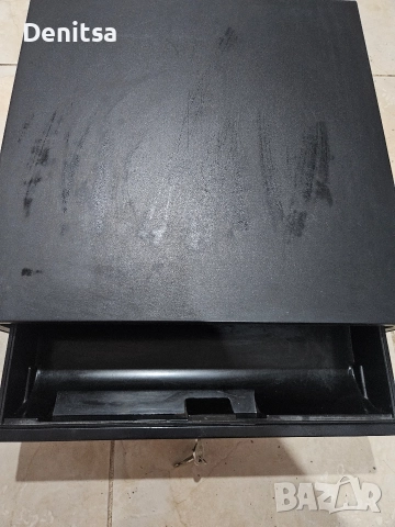 Каса сейф за хартиени пари и монети