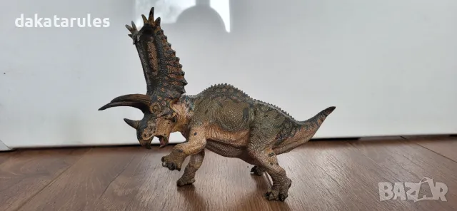 Фигура на динозавър Pentaceratops sternbergii