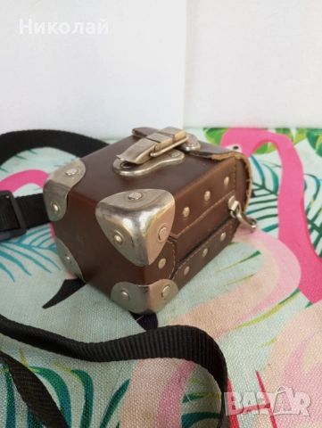 Кожена чанта с метален обков, снимка 10 - Чанти - 51652814