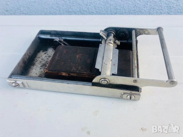 Машинка за заточване на бръснарски ножчета SERVUS!, снимка 3 - Антикварни и старинни предмети - 27251507
