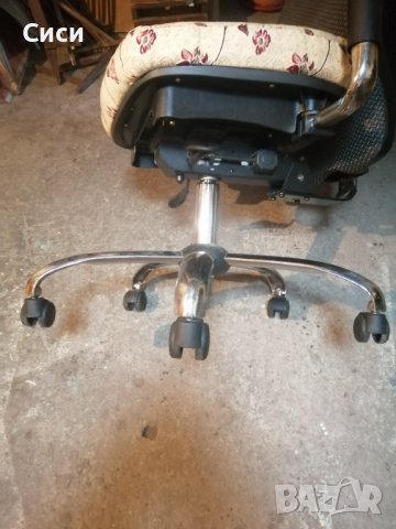 Офис стол, снимка 9 - Столове за офис - 37637212