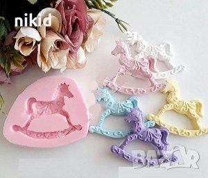 Декорирано дървено конче клатушка силиконов молд форма фондан гипс декор