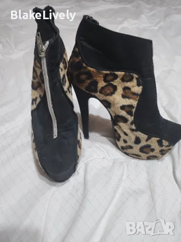 Тигрови боти , снимка 2 - Дамски боти - 48654875
