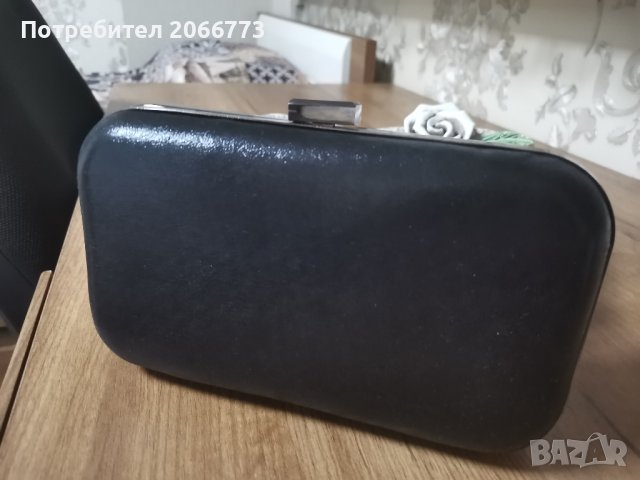 Клъч чанта , снимка 3 - Чанти - 43474197