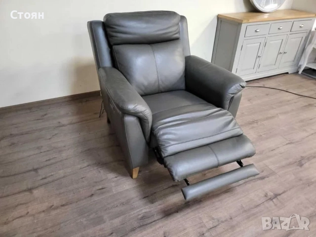 Тъмно сив кожен фотьойл La-z-boy с електрически релаксиращ механизъм, снимка 5 - Дивани и мека мебел - 52011050