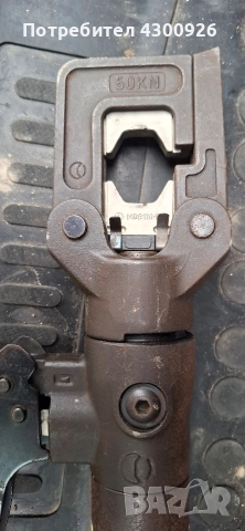 хидравлична преса за кабелни обувки Cembre ht51, снимка 2 - Клещи - 52677313