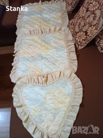 Дантелени покривки - ръчна изработка, снимка 4 - Покривки за маси - 51235807