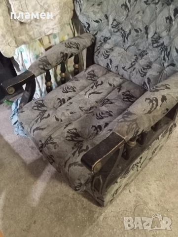 Подарявам два броя фотьойла , снимка 2 - Дивани и мека мебел - 51842043
