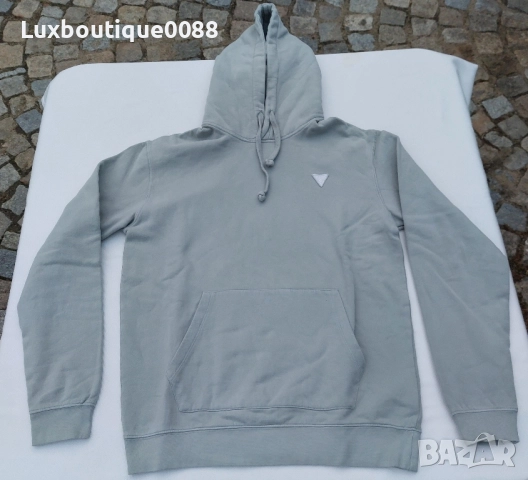 Чисто нов с етикет суичър Guess L